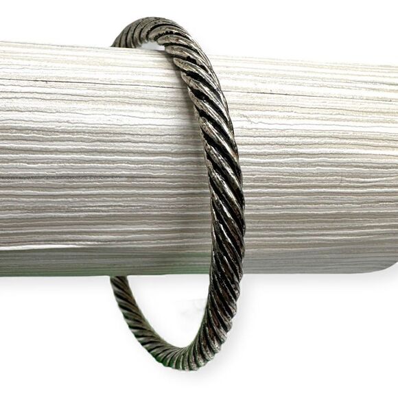 Vintage cuff silver tone bangle bracelet - Picture 1 of 5